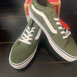 Vans Green and White Sneakers Classic Skate Design -Men’s 11